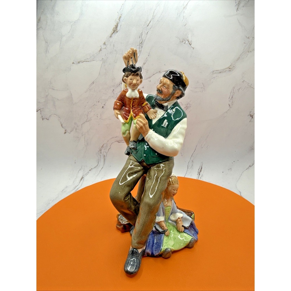 Royal Doulton The Puppetmaker 8" Tall Figurine HN2253 Vintage 1960s RARE‎